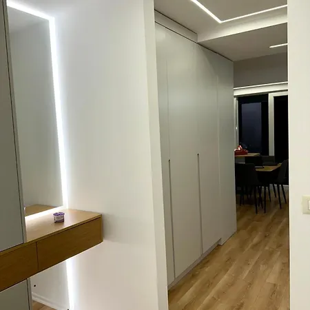 Lumiere 02 Apartament *