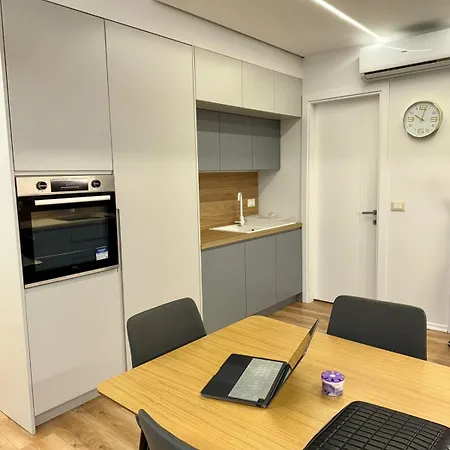 Apartment Lumiere 02 *